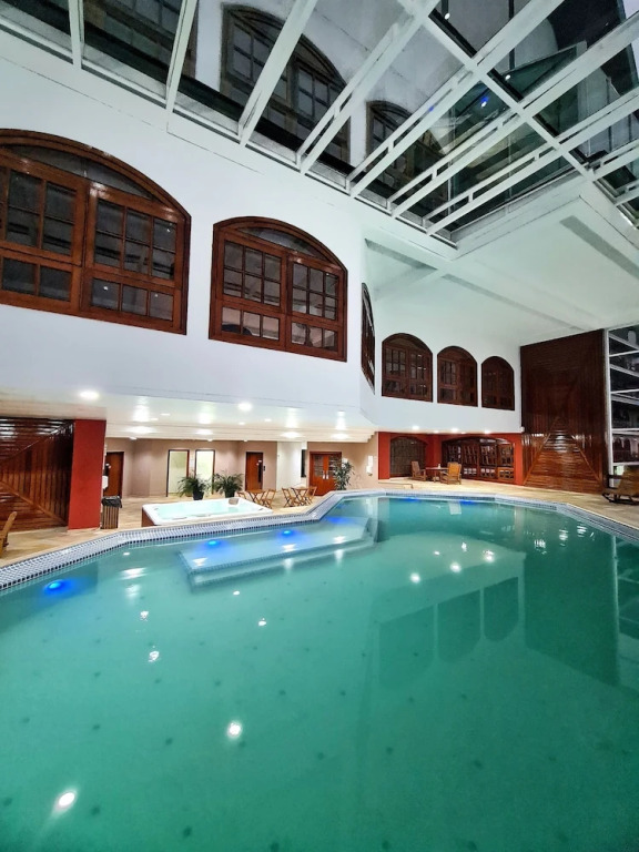 Dúplex Luxo com Piscina Aquecida, Lareira e Wifi