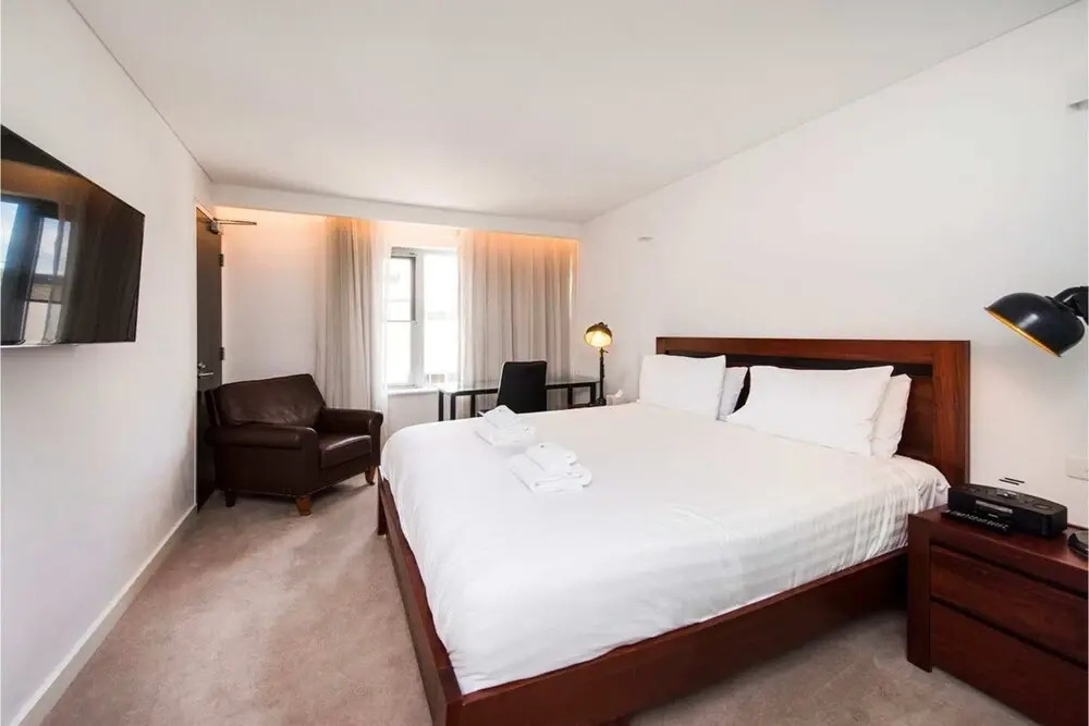 Comfortable Room With Fantastic Rooftop Views