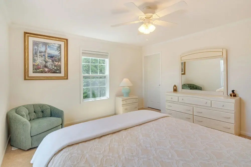 Hendersonville Retreat w/ Mtn Views & Deck!