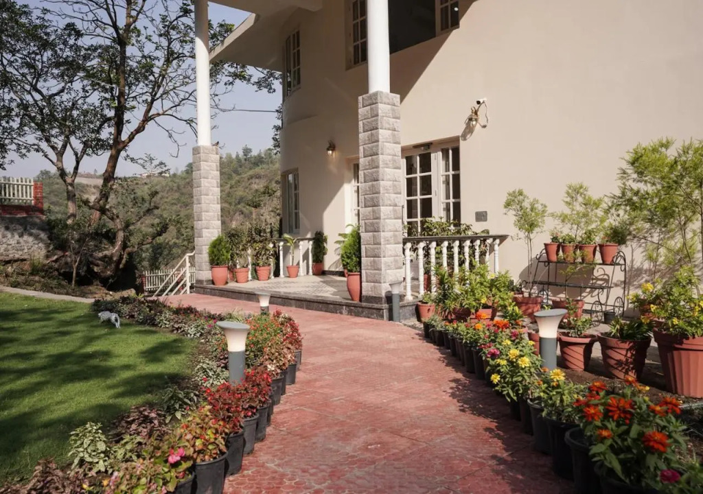 SaffronStays Casa Bellissimo, Dehradun - luxury villa near Malsi Deer Park with valley views