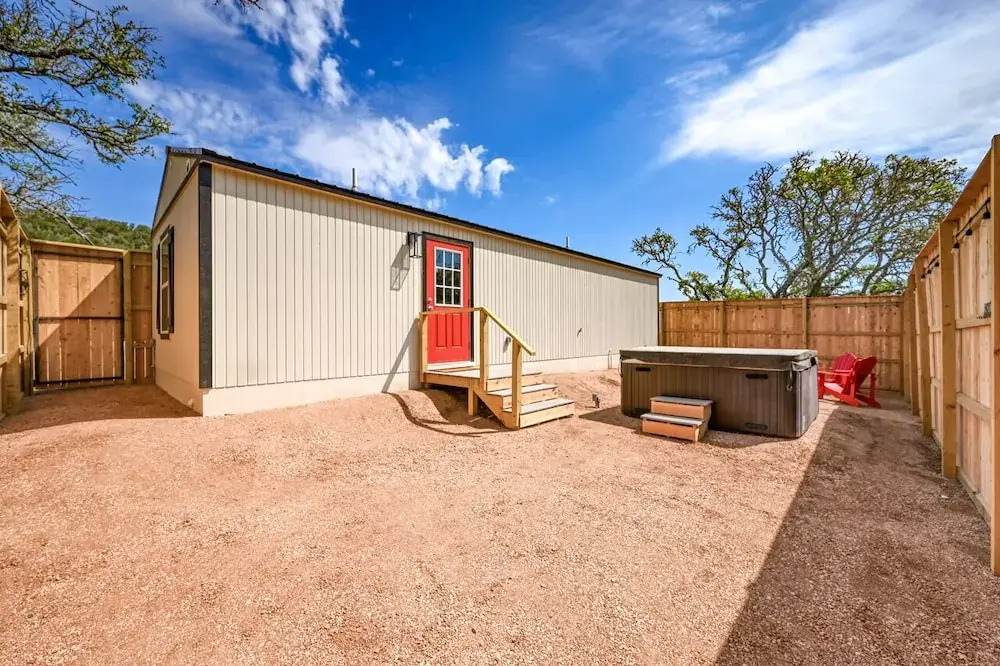 Luxury Casita- 3 mi to Main St W/hot Tub & Firepit