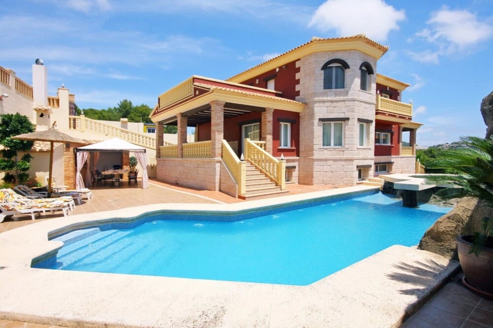 Villa - 4 Bedrooms with Pool, WiFi and Sea views - 104966