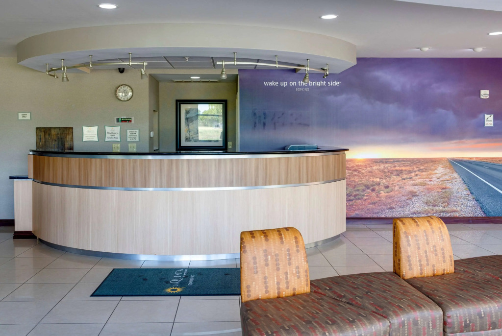La Quinta by Wyndham Edmond