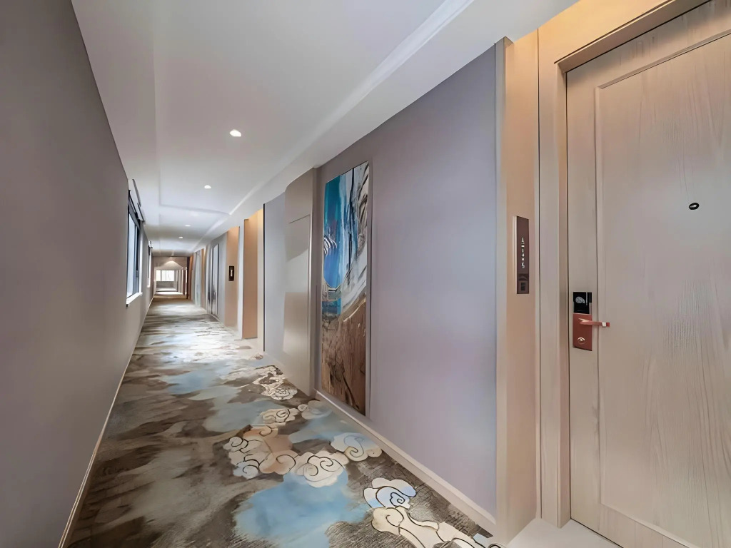 Vienna International Hotel (Shenzhen Huizhanwan Center)
