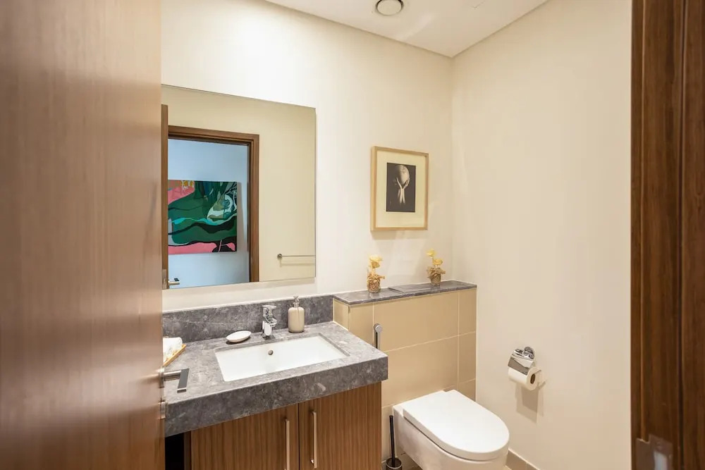 Waves - Sea View Luxury 3 Bedroom Apartment With Balcony