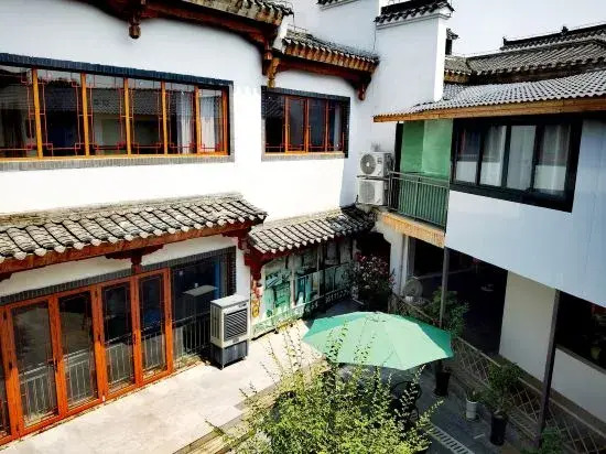 Yongzhou Xiaoxiang Yeyu Inn