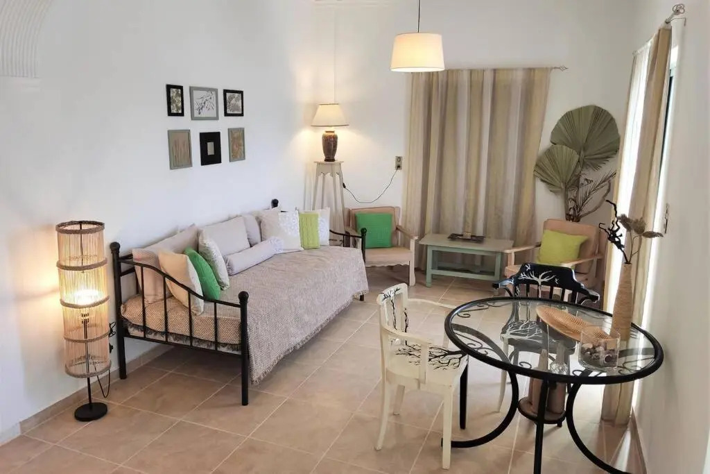 Apartment 100m2, center of Sitia, WiFi, 350m beach