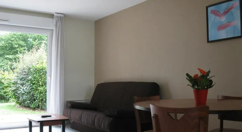 UNIVEA Suites Confort Nantes La Beaujoire