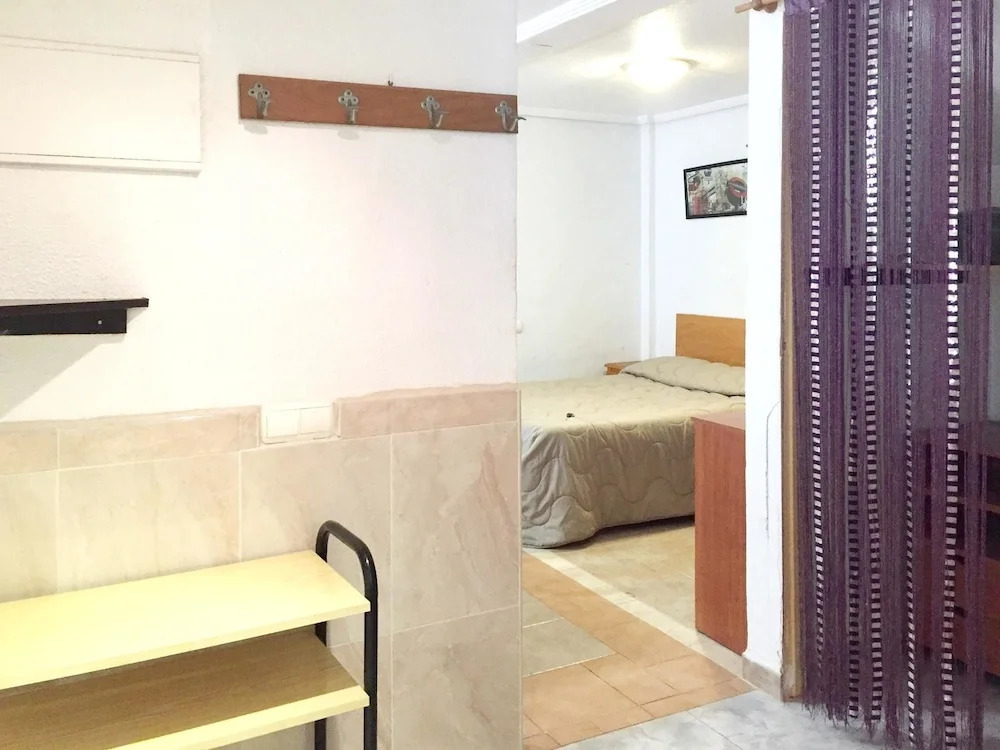 Studio in Torrevieja - Alicante, With Pool Access, Enclosed Garden and