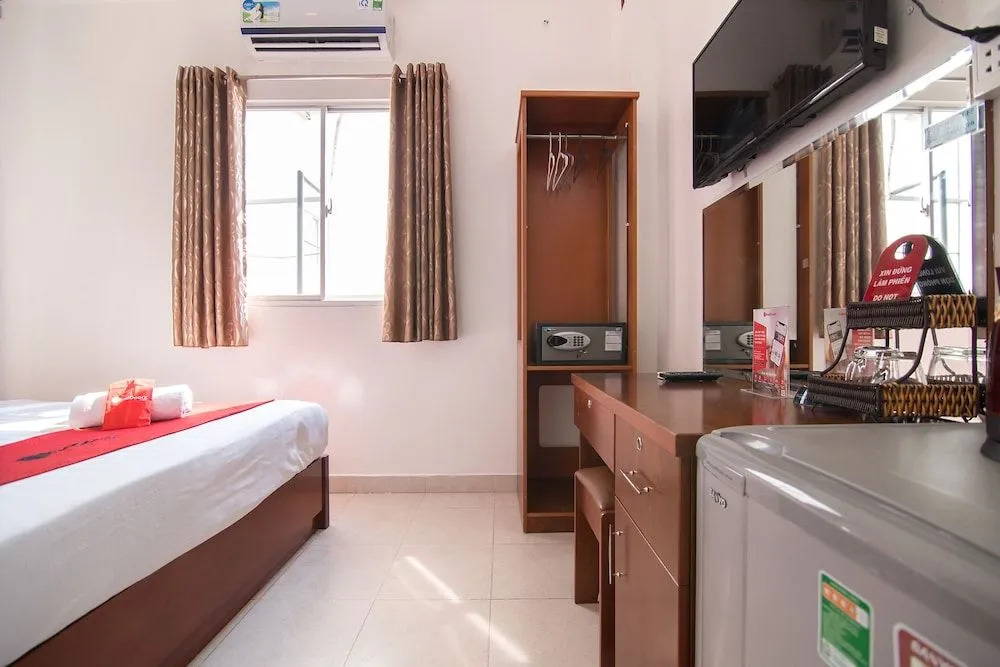 RedDoorz @ Pham Ngu Lao Street