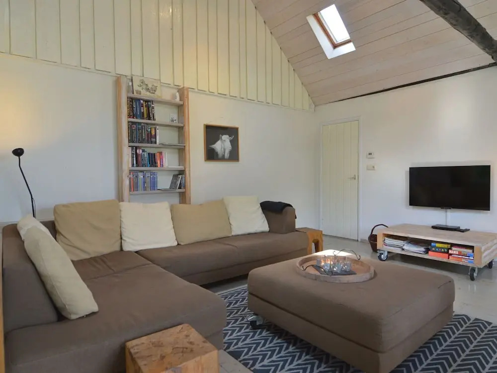 Quaint Farmhouse in Giethoorn With Private Garden