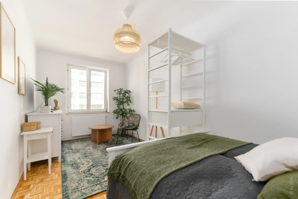 King bed home, 3 bed rooms, Ideal for groups of Ten, 16