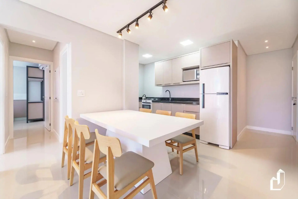 Apartamento térreo com 02 dormitórios