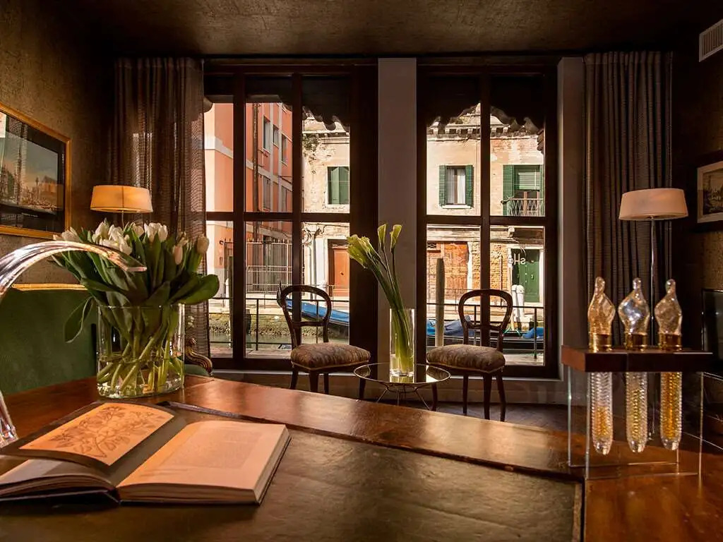Отель IH Hotels Venezia Salute Palace