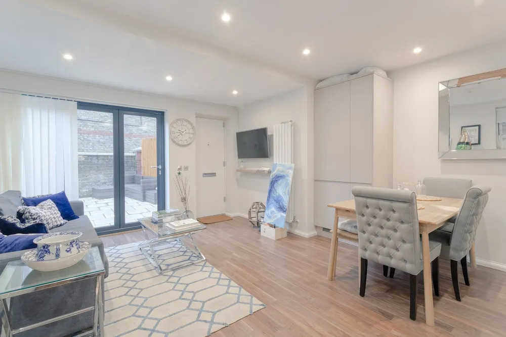 1 Bedroom Garden Flat In Hammersmith