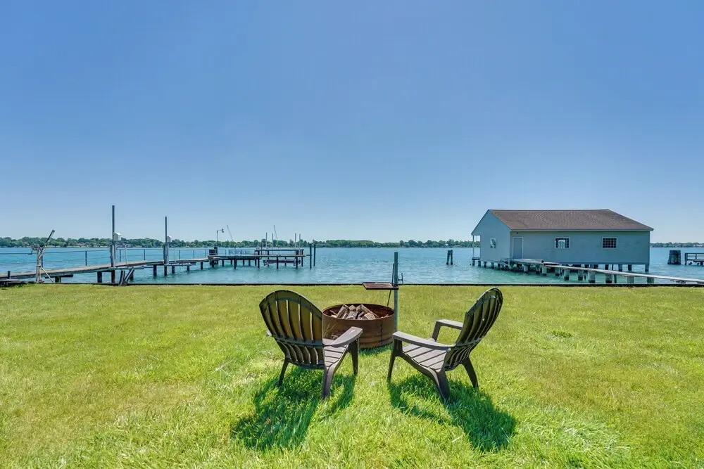 Riverfront St Clair Home - Walk to Downtown!