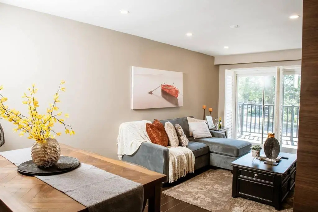 Honey I'm Home Suite 2 bedroom upper level
