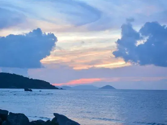 Autumn · Resort Hotel (Wanning Riyue Bay)