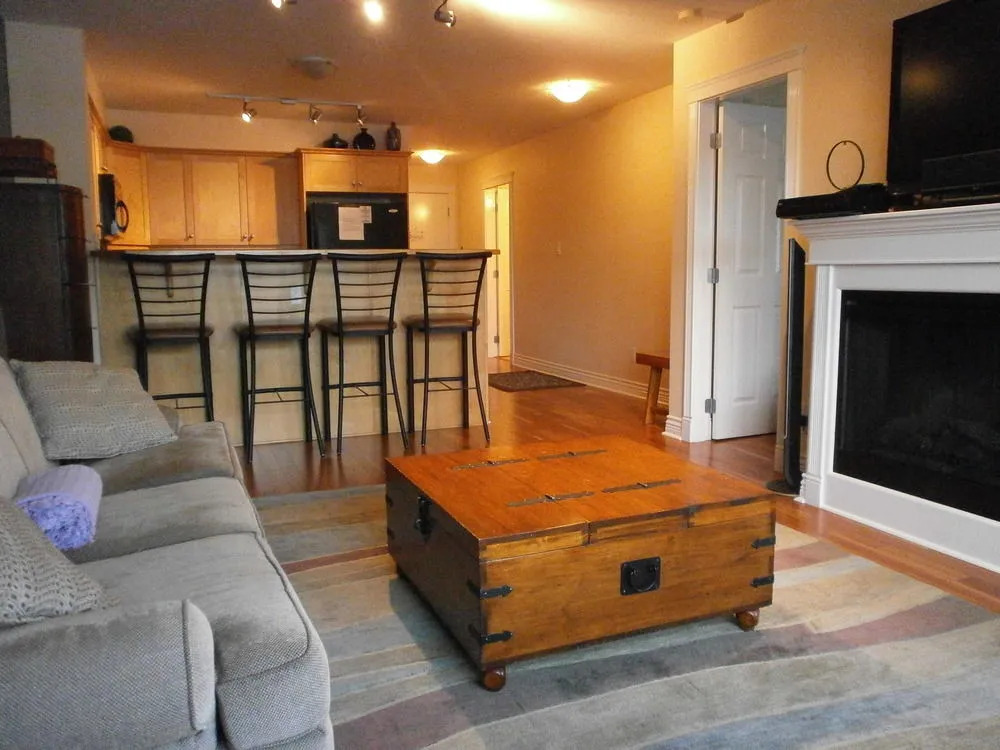 Kaslo Bay Condominium