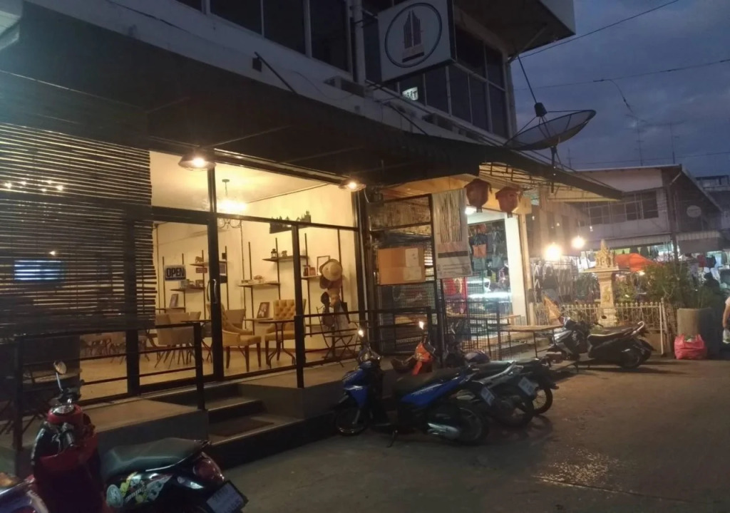 WE Pakchong Hostel