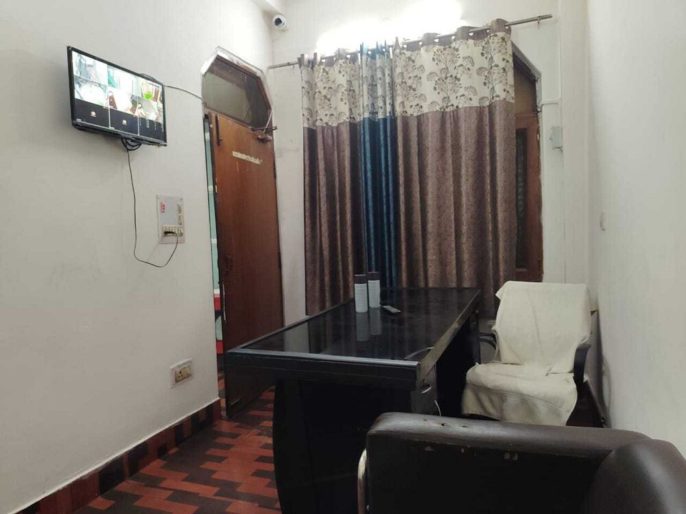 Hotel O Sector 12 Ghaziabad