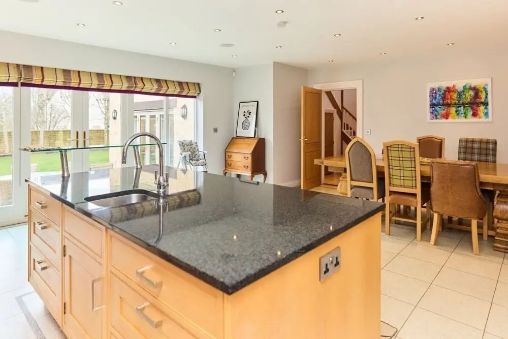 The Bourton-on-the-water Place - Lovely 5bdr House With Parking + Garden