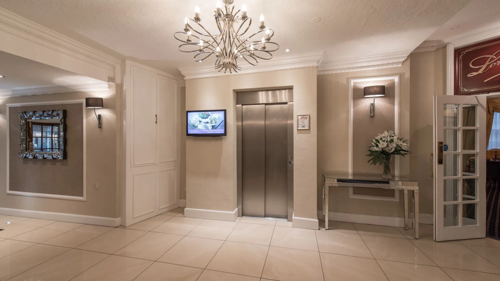 The Royal & Fortescue Hotel