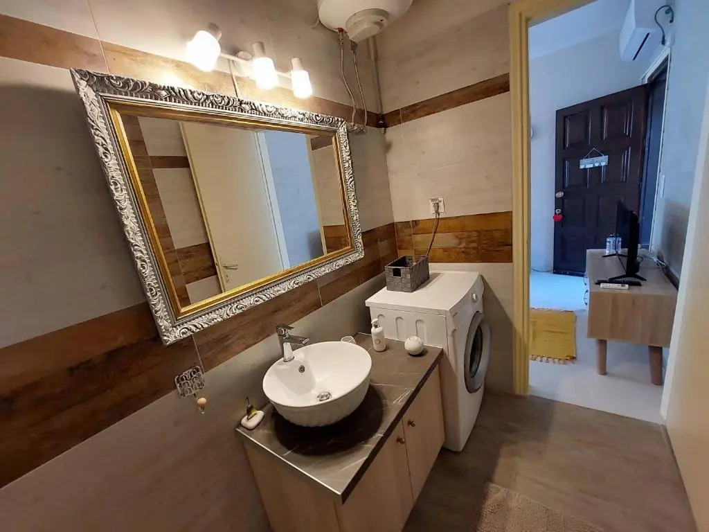 Eugenia Apartment 2