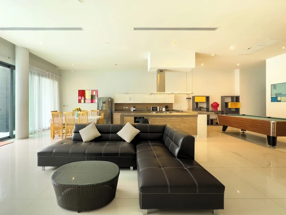 Fantastic SeaView 4br Private Pool Villa