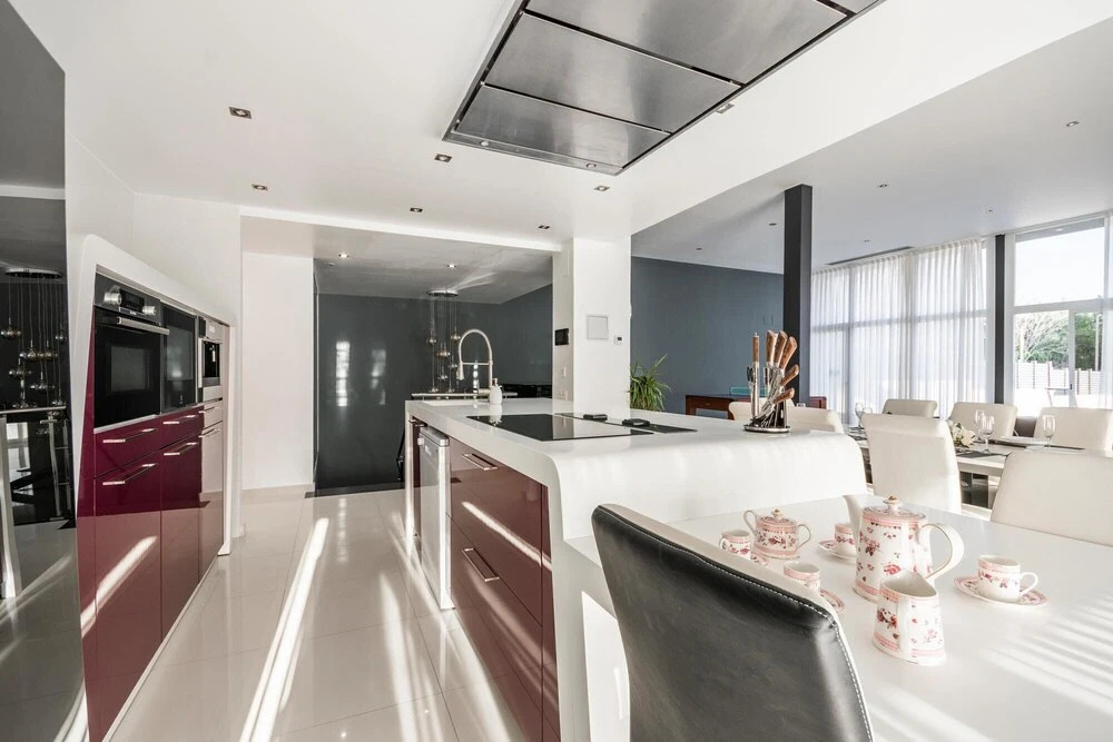 Luxurious Villa .2 Swimming Pools 200 M. From The Beach 1 Climatized