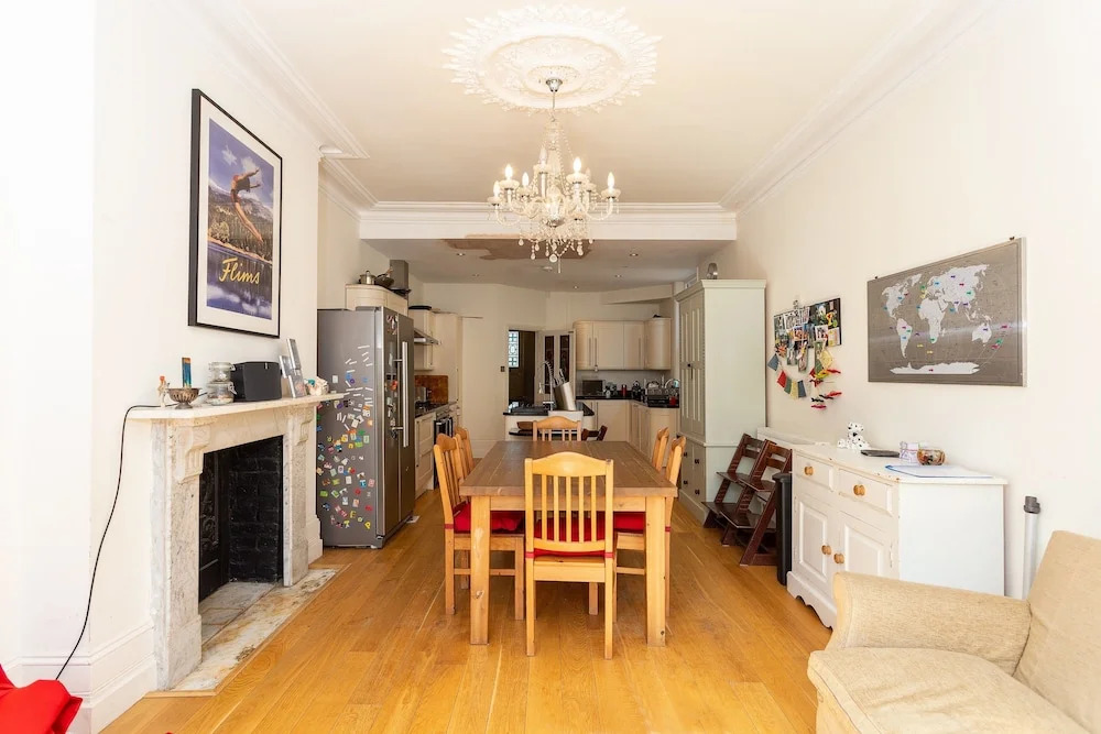 4 Bedroom Home In South London