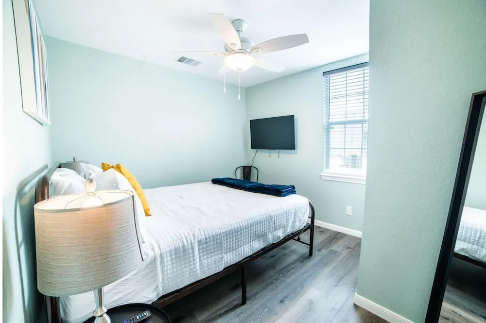 Fascinating 1br/1 BA Near Festive DT and Riverwalk