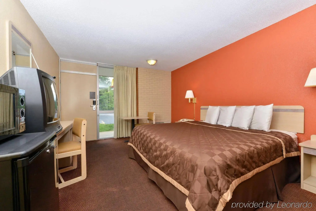 Americas Best Value Inn - Collinsville / St. Louis