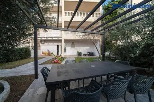 Family friendly apartment, great for children, huge yard and lots of toys