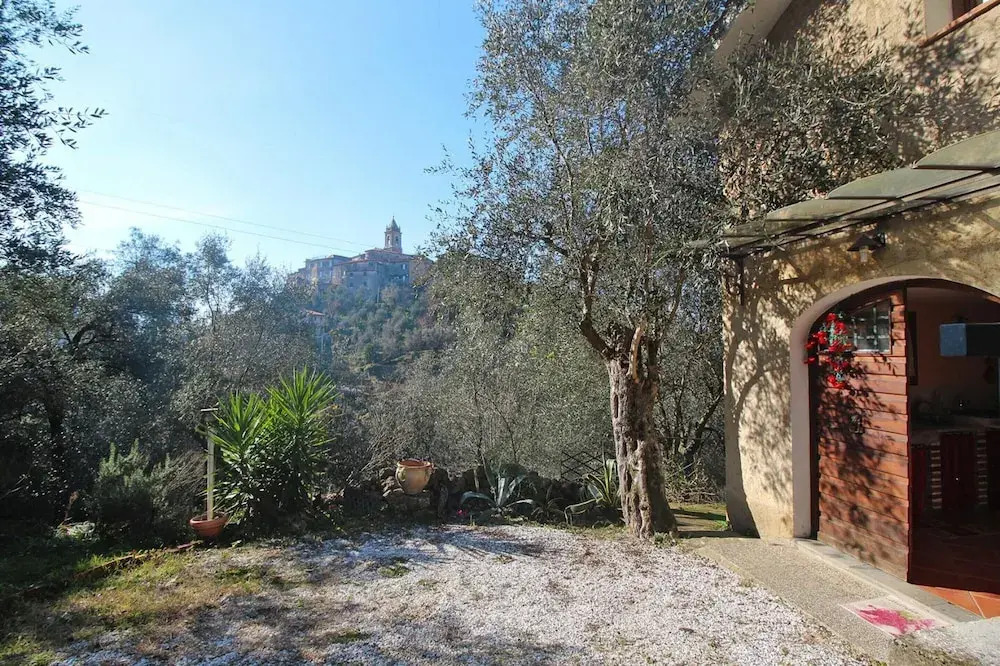 Holiday Home With Above-ground Pool and sea View in Monteggiori