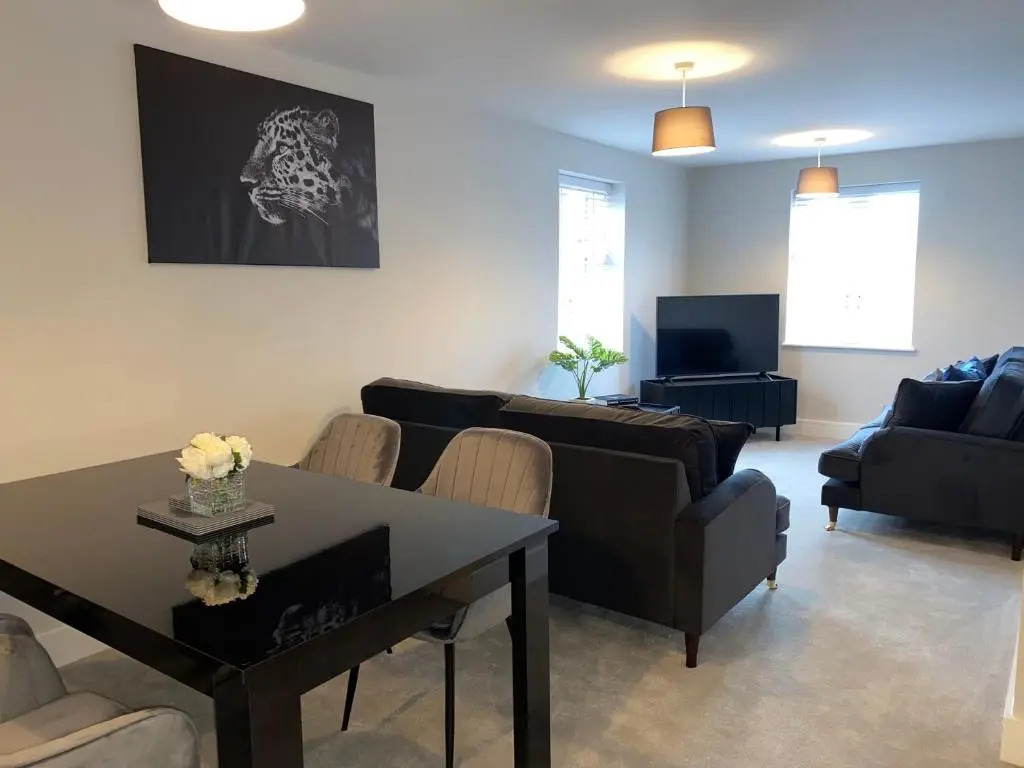 Roomotel - Oakview Moseley