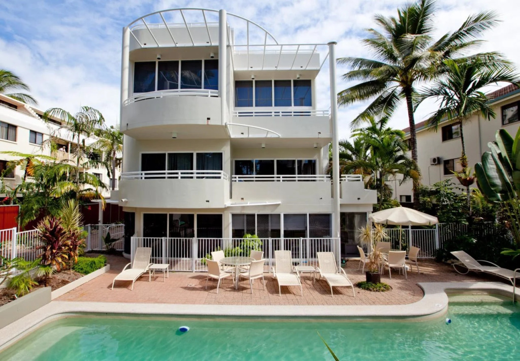 Latitude 16 Sunseeker Holiday Apartments