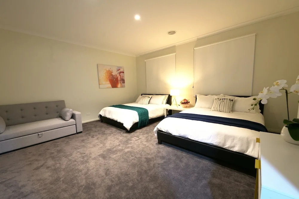 Luxury 9 BRM house in Melbourne