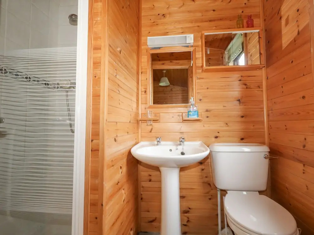 16 Amber Wood Lodge