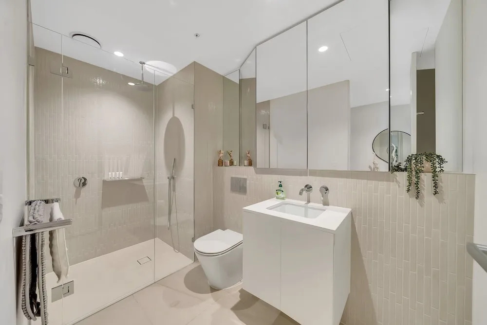 Melbourne Square Apartments