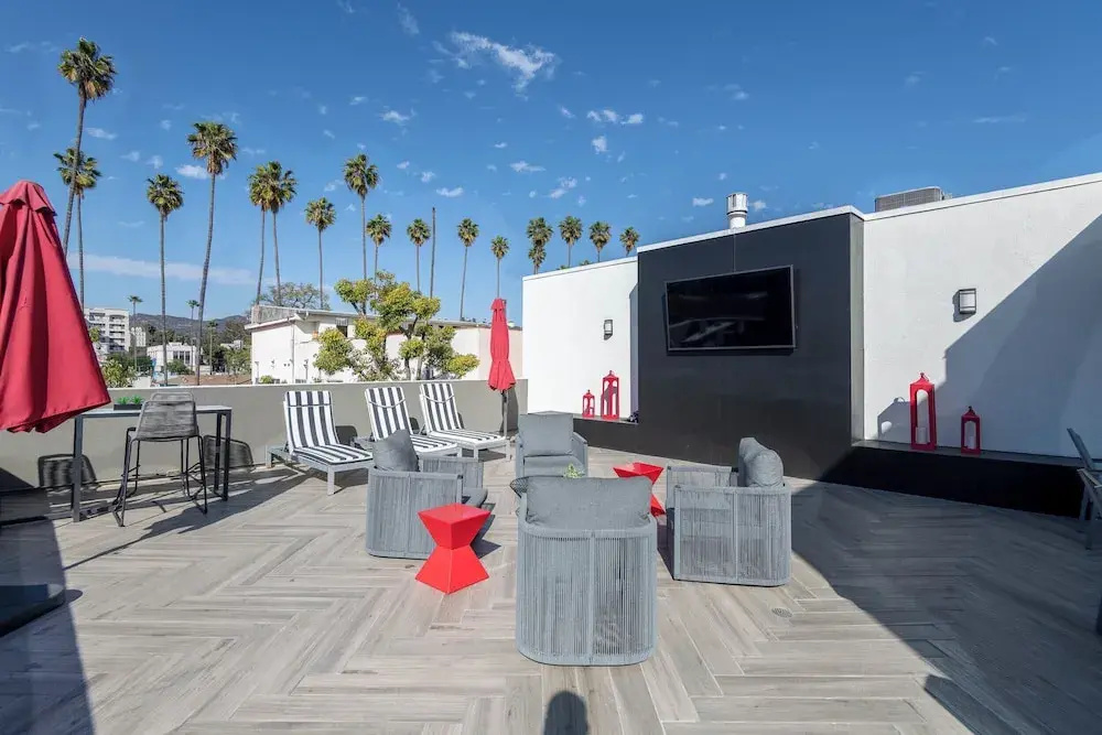 Hollywood Apartment Near Walk of Fame