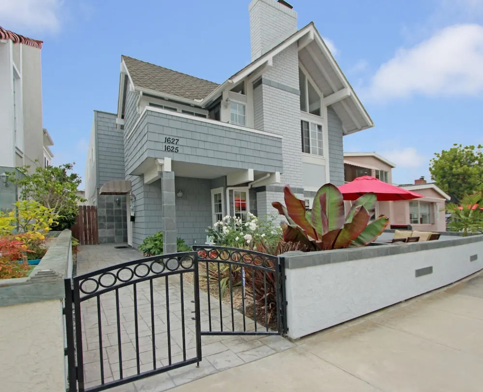 E Balboa Blvd 68312 by RedAwning