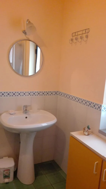 B&B Pathirion