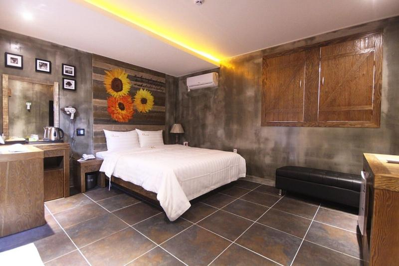 Gimje Q Drive Self Check-in Motel