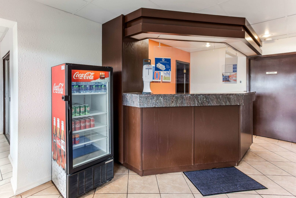 Motel 6-Lethbridge, AB