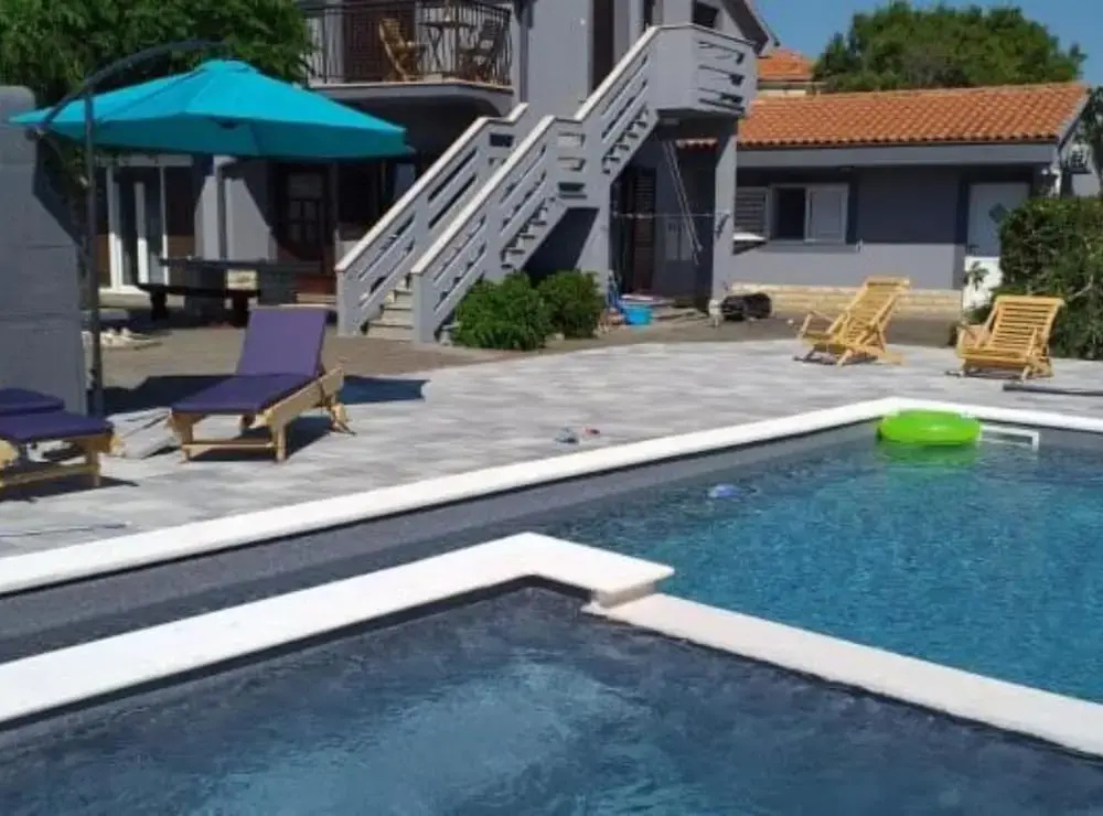 Apartments Franica With Heated Pool and Hot-tub