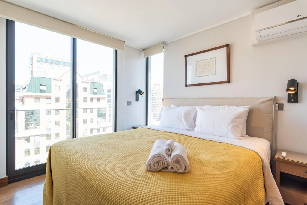 Uptown Wood - 1BR Parking Wifi Mall Pool
