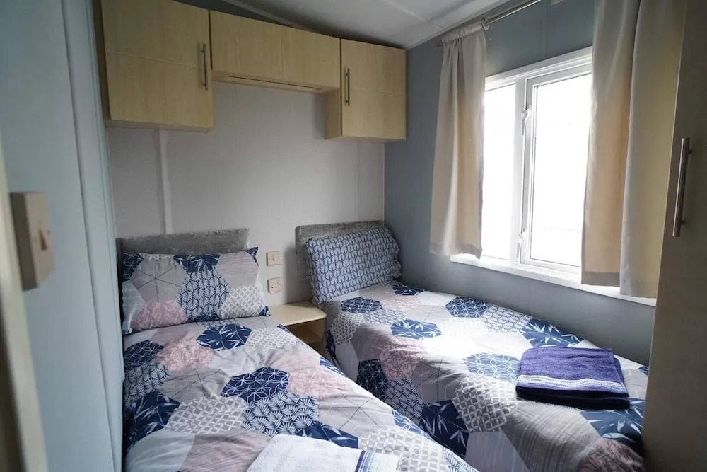 8 Berth Caravan By The Beautiful Beach Of Hunstanton In Norfolk Ref 23006W