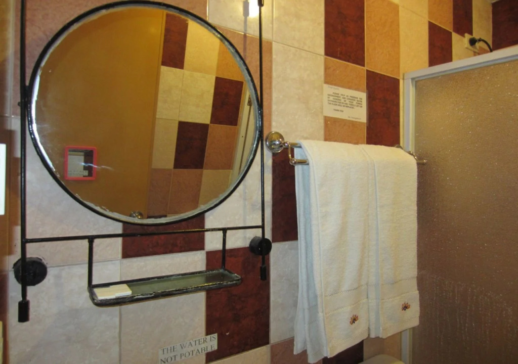Tamera Plaza Inn