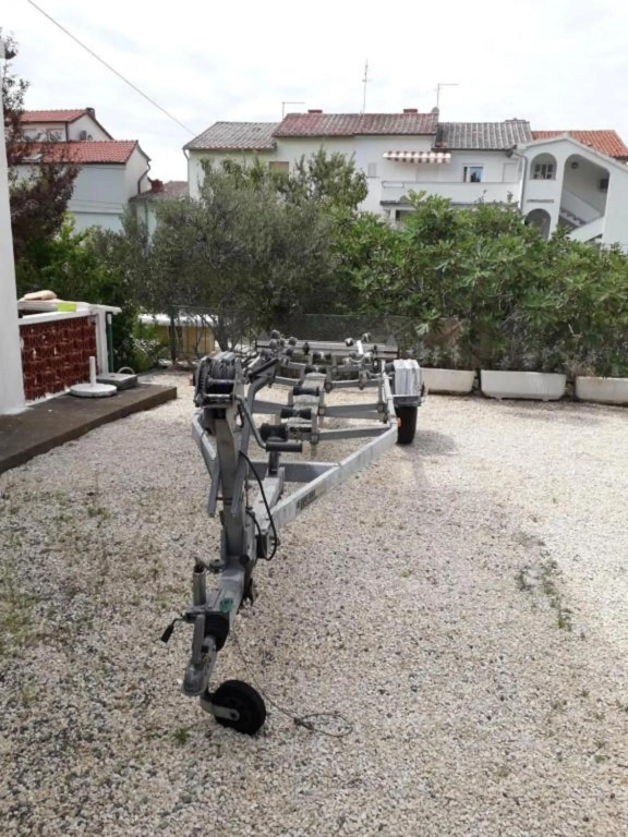 Marjetka house max 17 Pers with 2 complete kitchens, 2 garden grills, bestway swimming pool
